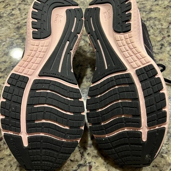 Brooks Women's Athletic Shoes in Black and Pink - Picture 3 of 4